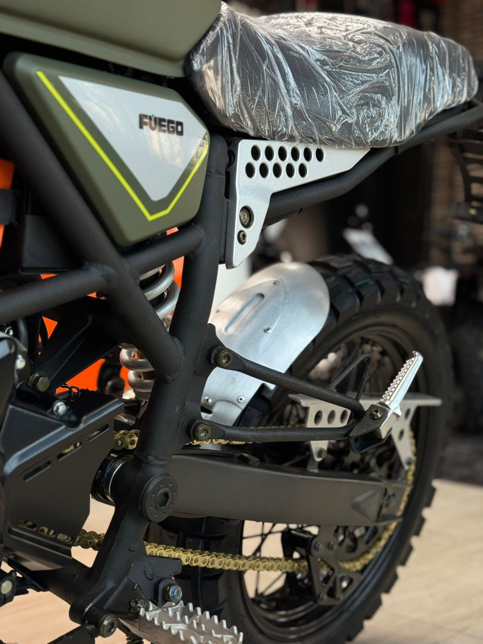 Fuego-300-cc-4-clapeni (7)