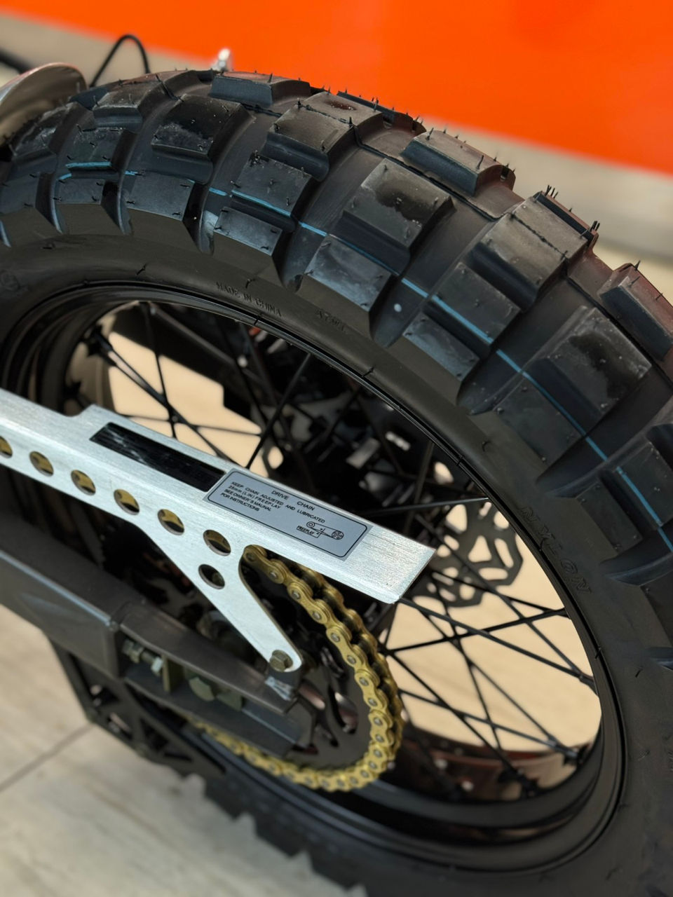 Fuego-300-cc-4-clapeni (8)