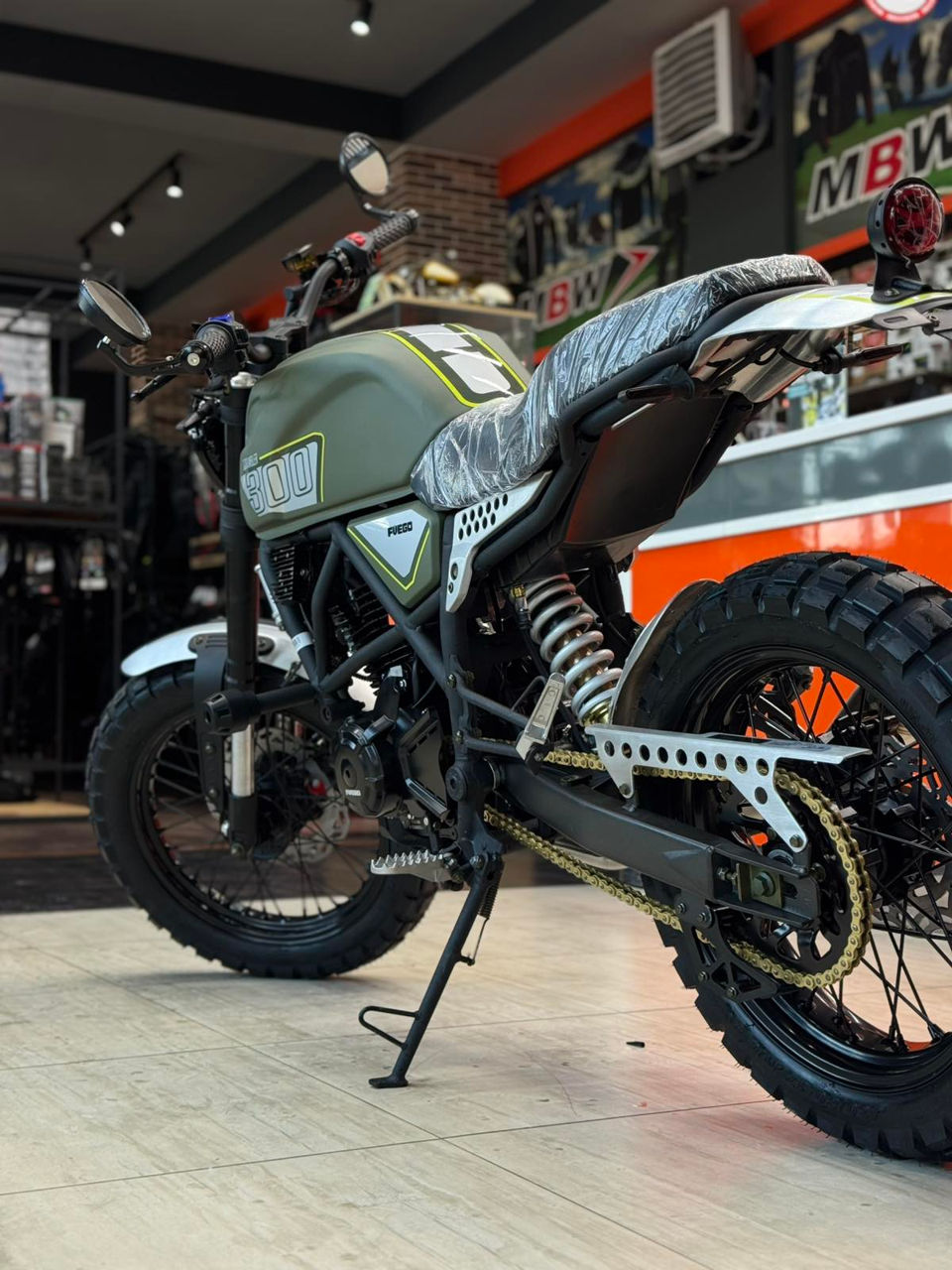 Fuego-300-cc-4-clapeni (9)