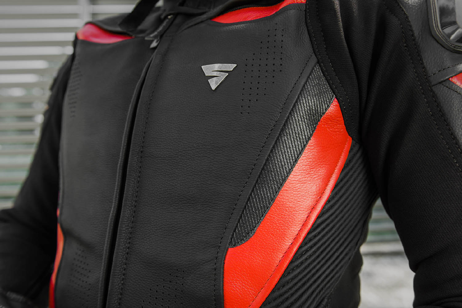 Спортивная куртка кожаная SHIMA CHASE вид эластичные вставки для мотоциклистов купить по низкой цене