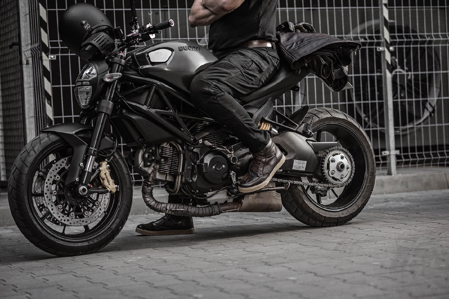 Мотоциклетные штаны SHIMA GIRO из текстиля вид сидя купить по низкой цене