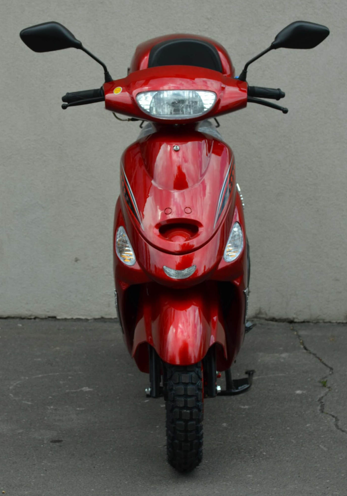 Скутер Санни 49.9 цвет красный вид спереди купить по низкой цене