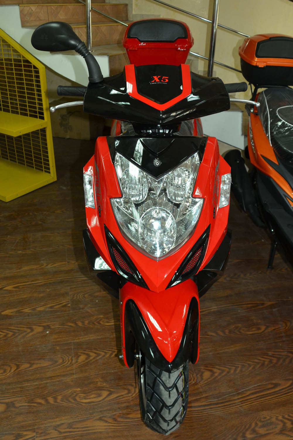 Скутер VS50QT-3 X5 цвет красный вид спереди купить по низкой цене